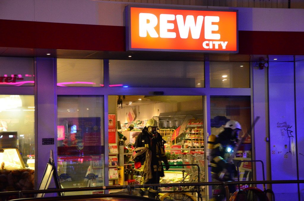 Feuer2Y Koeln Ehrenfeld Venloerstr P017.JPG